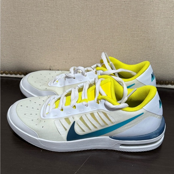 Shoes - Nike Shoes